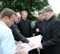 L-R: Mgr Guido Marini, Mgr Andrew Summersgill, Canon Patrick Browne