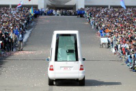 Popemobile - photo: M Mazur