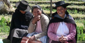 Victoria Cruz (right) with other members of the Federation of Mothers' Clubs of Huancavelica. (Photo © Cindy Krose/Progressio)