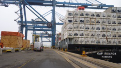 Container ship at Tilbury