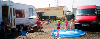 paddling pool at Dale Farm ICN/JS