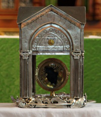 Reliquary with Heart of St John Vianney