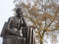 Newman statue by Tim Tolkein