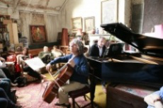 Steven Isserlis & Ian Brown perform at 19a  Image: Carlos Reyes-Manzo