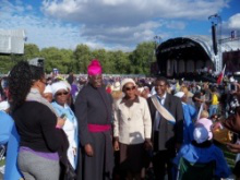 Mgr Munyongani with parishioners during Papal Mass in Hyde Park  2010
