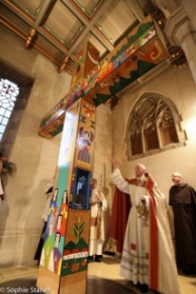 Archbishop Smith blesses Romero Cross - image  Sophie Stanes