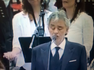 Andrea Bocelli sings Amazing Grace