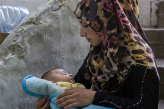 Syrian mother & child image: Tabitha Ross CAFOD