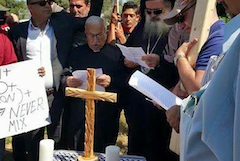 Patriarch leads prayers