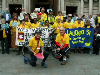 Leaders Barbara Kentish and Fr Joe Ryan with the group outside Westminster Cathedral 