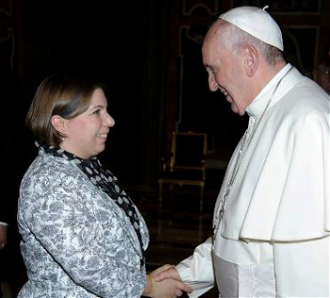 Sarah Teather with Pope Francis at the audience for JRS' 35 years of service, L'Osservatore Romano