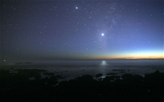 Venus rising over Pacific - image by Brocken Inaglory - Wikipedia