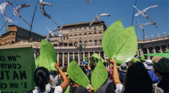 Climate pilgrims in St Peter's Square