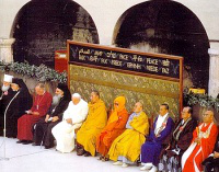 Pope John Paul II with faith leaders at first Assisi gathering in 1986