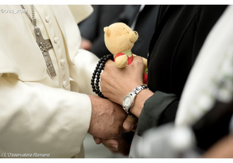 Pope meets families of Nice attack