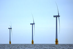 By Rob Faulkner, Leeds, UK. Wind Turbines, Great Yarmouth. Wikimedia Commons