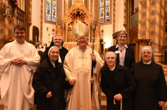 L-R back row: Fr Stephen Wright, Sr Joanna Currie OP, Sr Anna O'Connor, L-R front row: Sr Teresa De Maria Gomez, HSH, Archbishop Longley, Sr Joseph Wallace LSOP, Sr Monica Mary LSOP