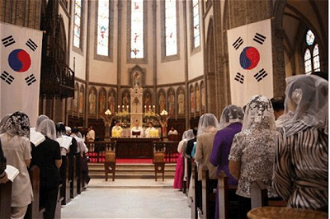 Cardinal Nicholas Cheong Jin-suk of Seoul at Mass for feast of the Assumption of Our Lady and Liberation Day at Myeongdong Cathedral. Image:  Seoul Archdiocese