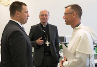 l-r: Mr Jüri Ratas, Bishop Jourdan, Fr Poquillon
