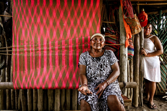 Wayúu healer and her granddaughter, displaced by Cerrejón coal mine in La Guajira, Colombia