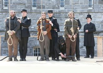 Scene from Murdair Mhám Trasna, a dramatised documentary for TG4