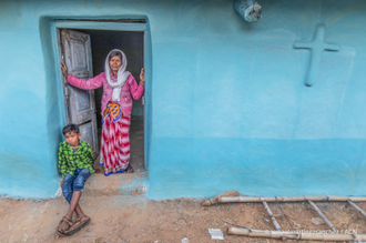 Mother & child at Catholic chapel, Jharkhand State © ACN