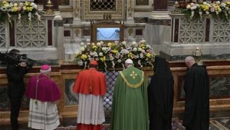 Pope Francis prays with  Christian leaders at tomb of St Paul