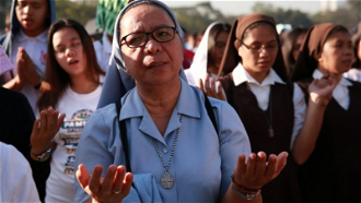 Filipino nuns at campaign against human rights abuses