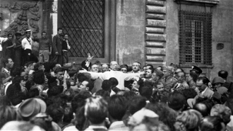 Ven Pope Pius XII addresses citizens during bombing of Rome (16 May 1943 - 5 June 1944)