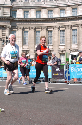 2017 David runs by Buckingham Palace