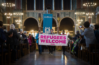 Groups processing into the Cathedral