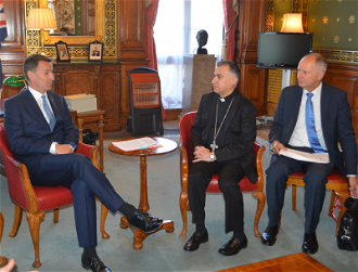 L-R: Foreign Secretary Jeremy Hunt, Archbishop Warda, ACN  Director Neville Kyrke-Smith