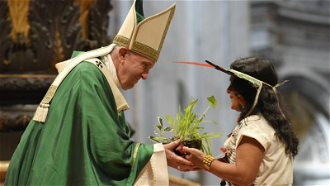 Offertory during Synod Closing Mass  image - Vatican Media