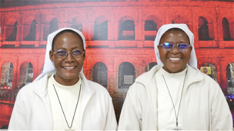 l-r: Sister Pauline and Sister Marie Bernadette  - Image ACN