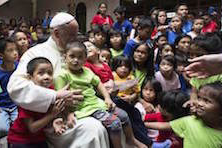 Pope  with children in Manila
