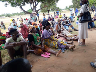 Families who fled Mocímboa da Praia, Cabo Delgado province,  after it was attacked by Al Sunnah wa Jama'ah on 26 June. Image ACN