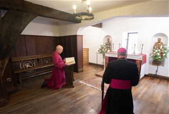 Prayers at shrine of St Margaret Clitherow  Photo: Duncan Lomax, Ravage Productions
