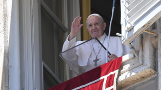 Pope greets pilgrims  - Vatican Media