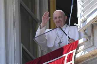 Pope greets pilgrims - Vatican Media