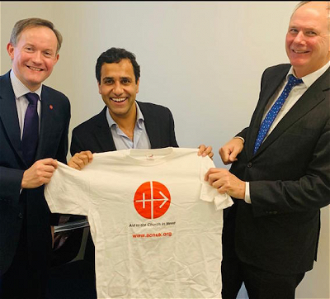 Rehman Chishti (centre) and his new ACN t-shirt with John Pontifex (l) and Neville Kyrke-Smith (r)