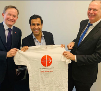 Rehman Chishti (centre) and his new ACN t-shirt with John Pontifex (l) and Neville Kyrke-Smith (r)