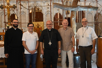 Reinhard Backes (2nd rt) with clergy at Our Lady of the Annunciation Church © ACN
