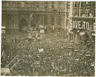 Armistice Day, City Hall Philadelphia, 11 November 1918 © Library Company of Philadelphia