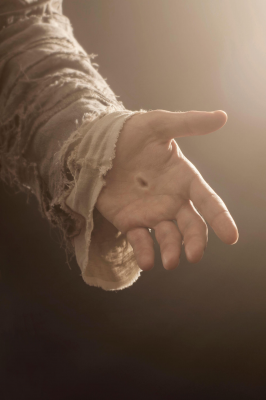 Christ reaching out, Photograph by © Kristina Linton artist