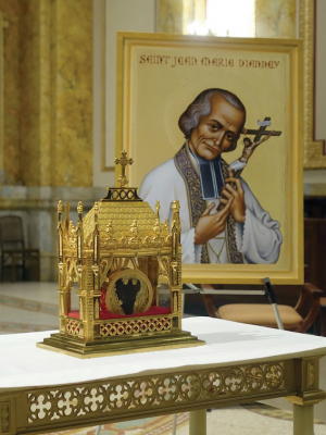Relic of St John Vianney holding the saint's heart, St Patrick's Cathedral, New York,  2018, © Chris Sheridan / Archdiocese of New York