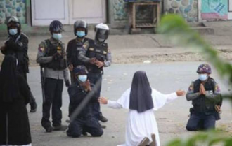 Sr Ann Nu Tawng pleads with army during start of Myanmar's brutal clampdown. Image: Fides