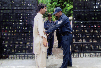 Security at Sacred Heart Catholic Cathedral, Lahore © Aid to the Church in Need