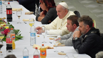 Pope hosts homeless lunch at Vatican - June 2020
