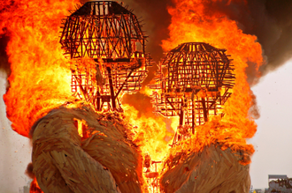 Embrace, by The Pier Group, Set alight 29/08/14 © Alamy/Burning Man Festival, Black Rock, Nevada