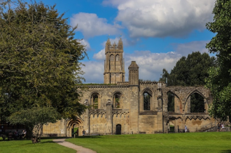 Glastonbury Abbey ruins.  Photo by Thomas Allsop on Unsplash